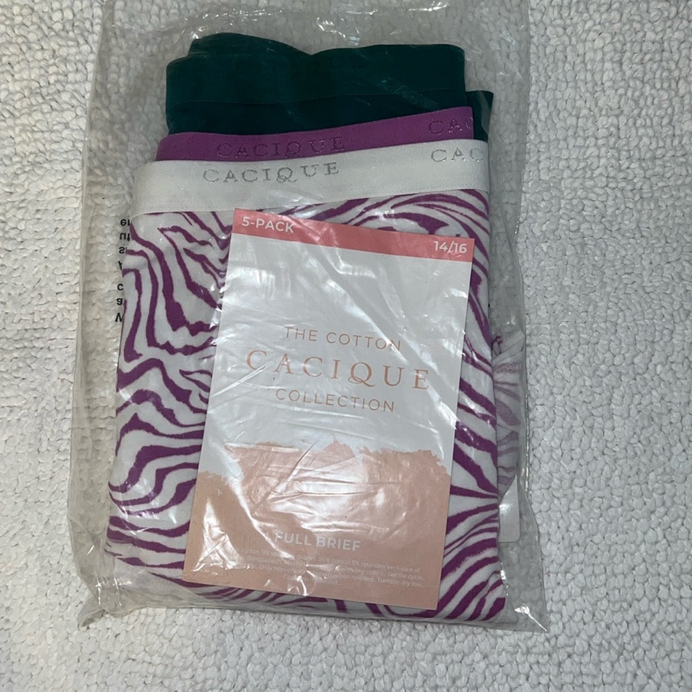 NIP Cacique Full Brief Cotton Panties s14/16
Three pairs